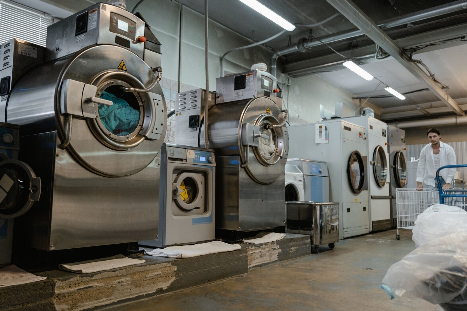 Laundry extraction ductwork lint cleaning and fire safety