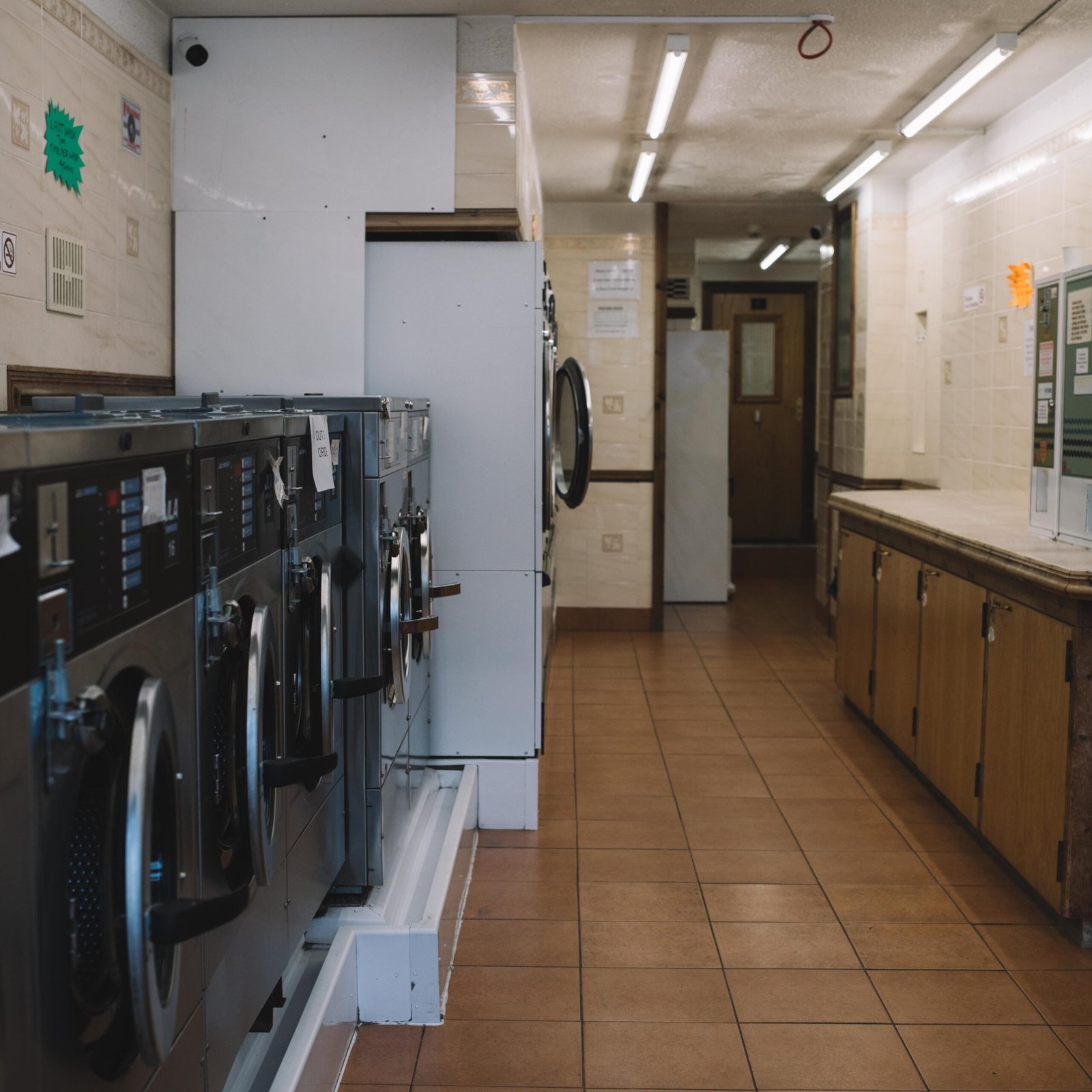 Bathroom and toilet extract cleaning, extract cleaning, kitchen extract cleaning, laundry extract cleaning and extract ductwork cleaning UK, Extract Assure